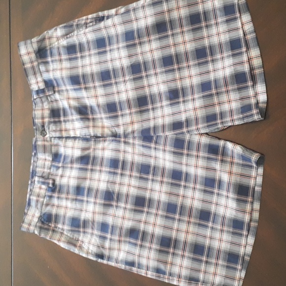 2Pk men's golf shorts - Picture 3 of 3